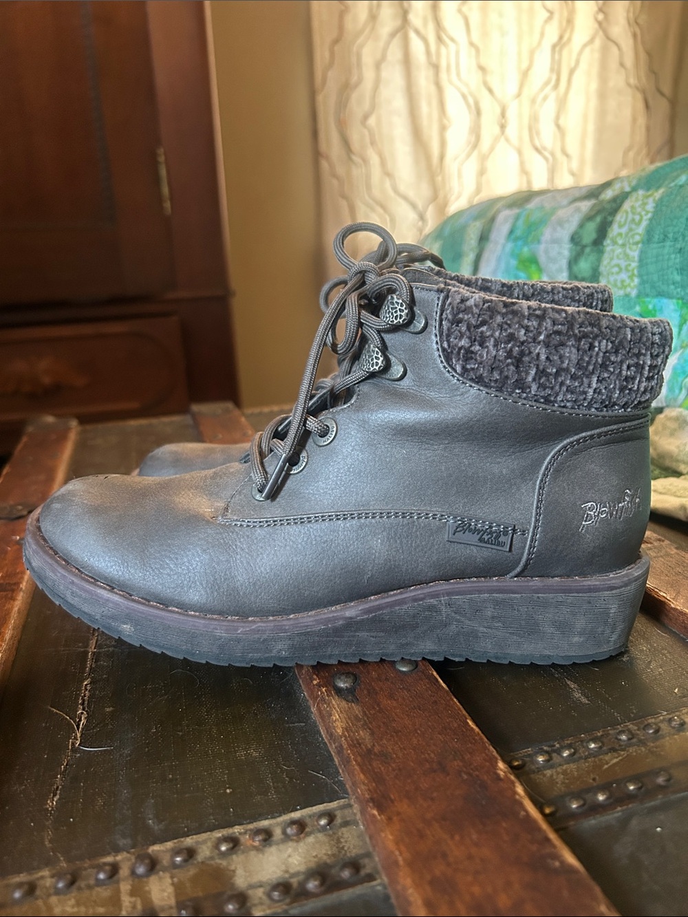 Børn Black Lace-Up Ankle Boot with Knit Collar